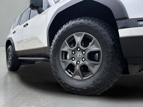 Used 2024 Lexus GX 550 image 8