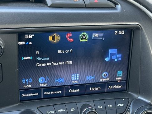 Used 2019 Chevrolet Corvette Stingray Coupe w/ 1LT RWD image 16