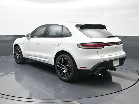 Certified 2024 Porsche Macan AWD/4WD image 3