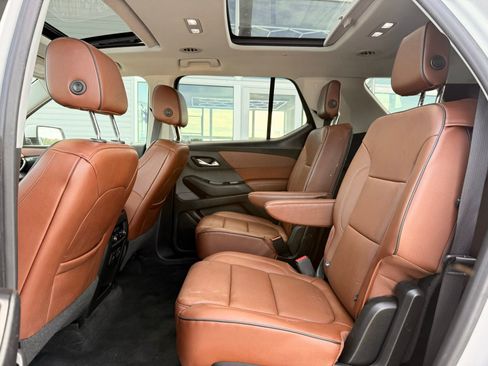 Used 2018 Chevrolet Traverse High Country AWD/4WD image 19