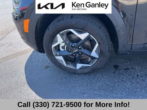 Certified 2025 Kia Seltos EX w/ EX Sunroof Package AWD/4WD image 17