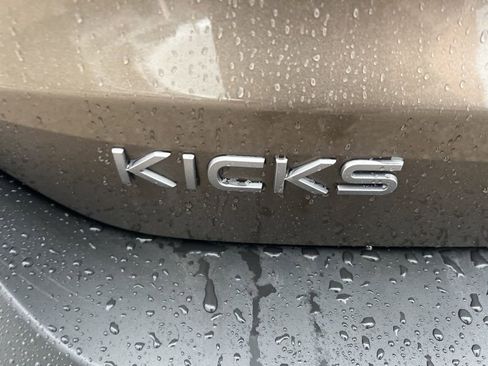 Certified 2025 Nissan Kicks SR image 29