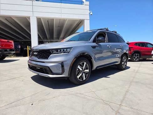 Used 2023 Kia Sorento S w/ Panoramic Sunroof Package FWD image 2