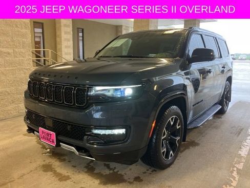 Used 2025 Jeep Wagoneer Series II AWD/4WD image 3