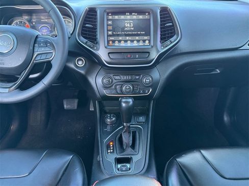 Used 2022 Jeep Cherokee Trailhawk image 24