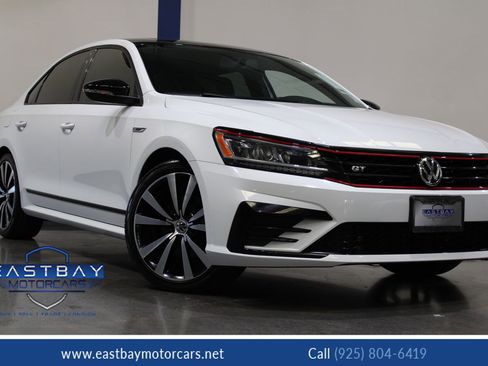 Used 2018 Volkswagen Passat 3.6 image 1