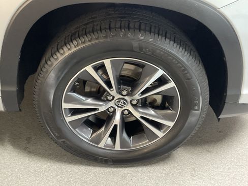 Used 2018 Toyota Highlander LE image 13
