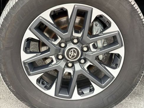 Used 2022 Toyota Tundra Limited image 14