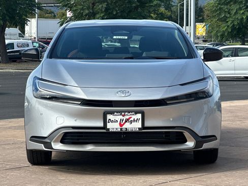 New 2027 Toyota Prius Plug-In Hybrid FWD image 10