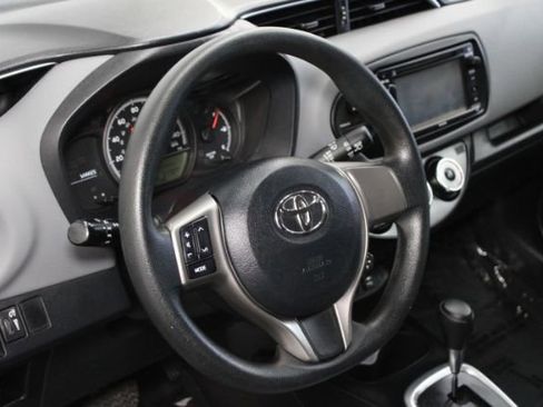 Used 2015 Toyota Yaris LE FWD image 11