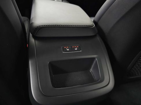 Certified 2025 Volvo XC60 B5 Core AWD/4WD image 34