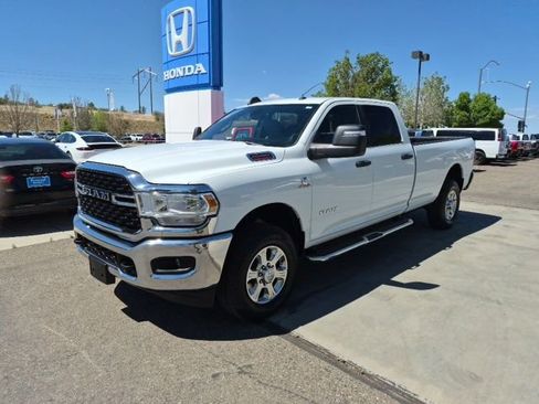 Used 2024 RAM 2500 Big Horn AWD/4WD image 2
