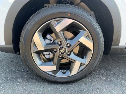 New 2025 Hyundai Venue SEL image 10