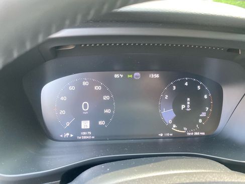 Used 2019 Volvo XC40 T5 Momentum AWD/4WD image 12