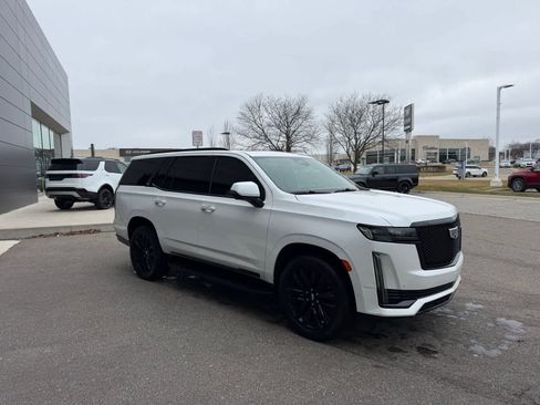 Used 2021 Cadillac Escalade Sport w/ Driver Assist Tech Package image 4