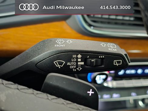 Used 2023 Audi Q5 2.0T Premium w/ Convenience Package AWD/4WD image 32