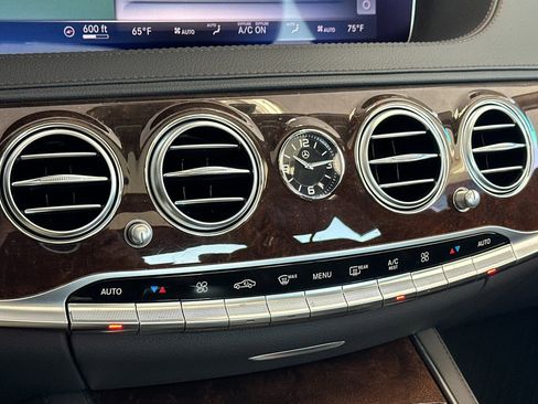 Used 2018 Mercedes-Benz S 560 Sedan image 20
