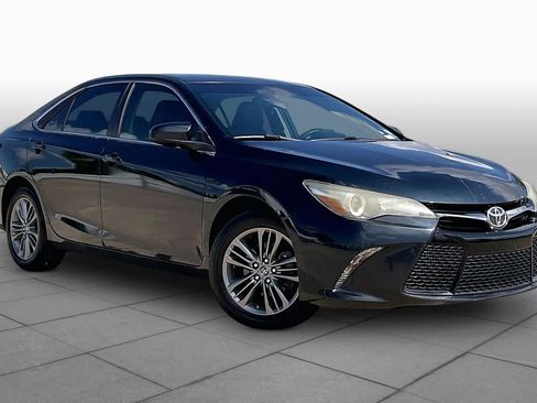 Used 2017 Toyota Camry LE FWD image 3