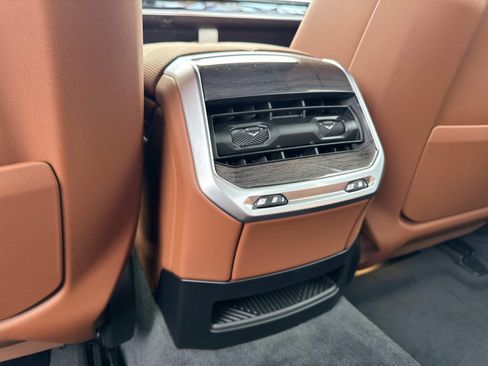 New 2026 BMW 760i xDrive AWD/4WD image 17