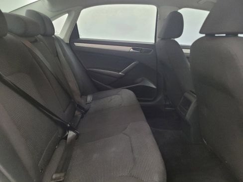 Used 2016 Volkswagen Passat 1.8T S FWD image 19