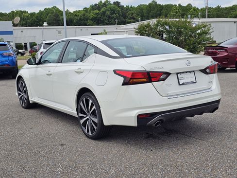 Used 2021 Nissan Altima 2.5 SR AWD/4WD image 12