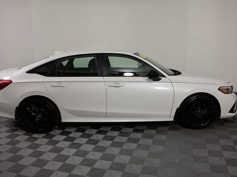 Used 2024 Honda Civic Sport image 9