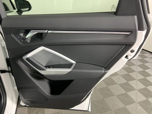 Used 2021 Audi Q3 2.0T Premium image 25