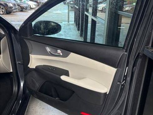 Used 2023 Kia Forte LXS w/ LXS Technology Package FWD image 13