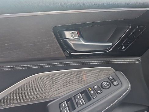 Used 2023 Acura MDX SH-AWD w/ Advance Package image 10