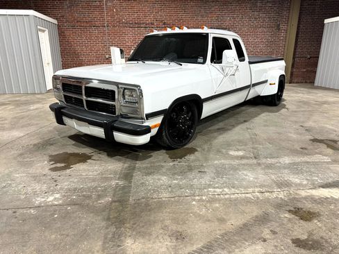 Used 1993 Dodge D/W Truck 350 image 1