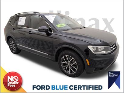 Used 2020 Volkswagen Tiguan SE w/ Panoramic Sunroof Package