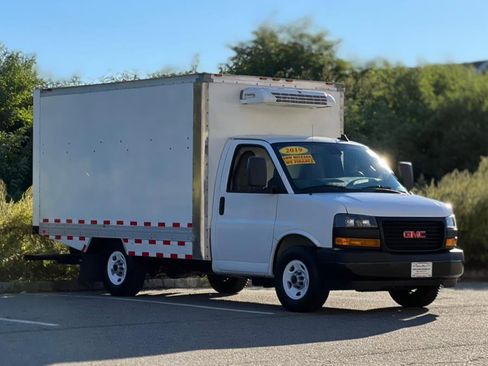 Used 2019 GMC Savana 3500 w/ Power Convenience Package RWD image 4