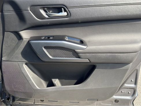 New 2026 Nissan Pathfinder SL FWD image 10
