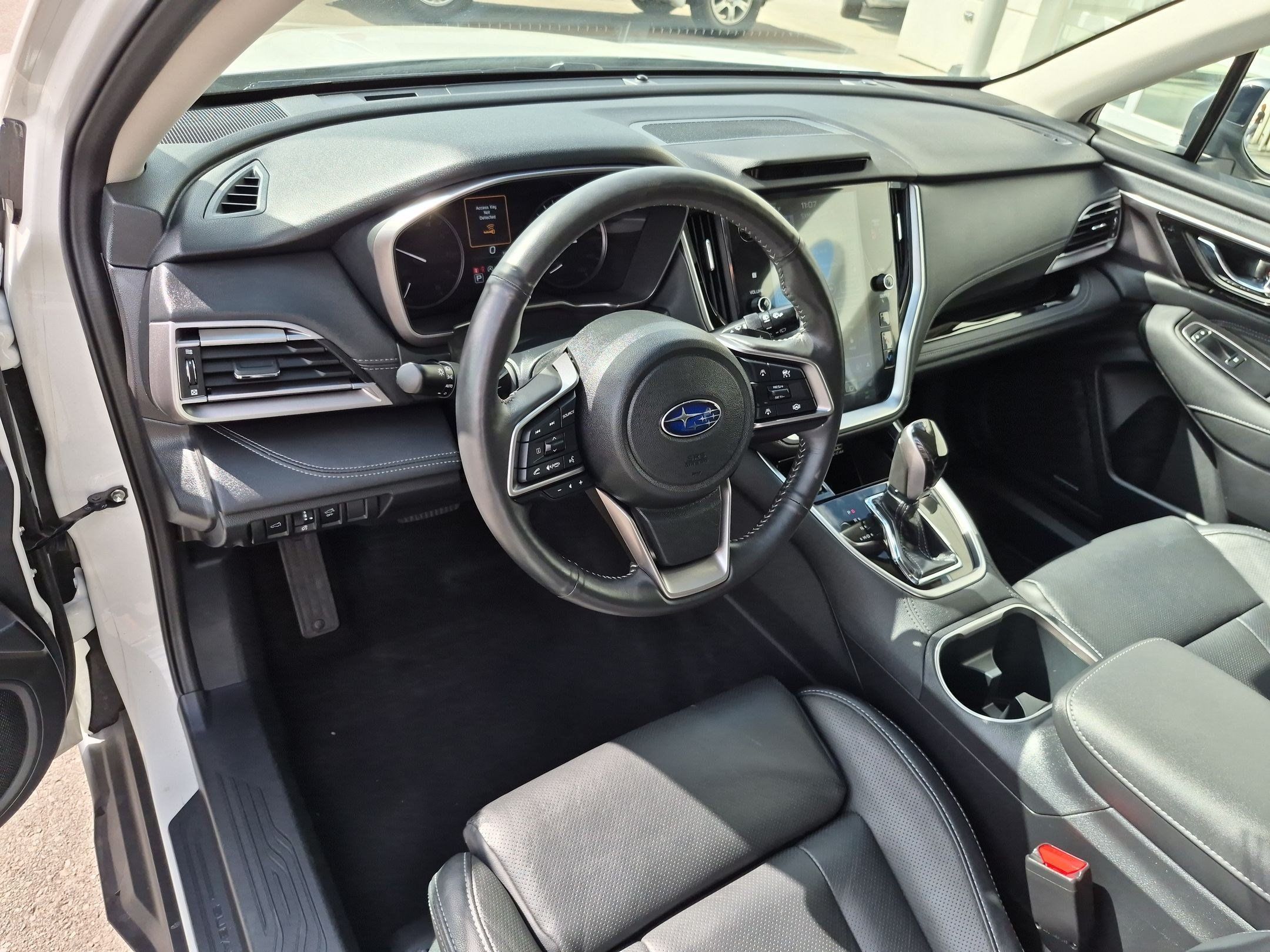Used 2025 Subaru Outback Touring w/ Popular Package #2 AWD/4WD image 17