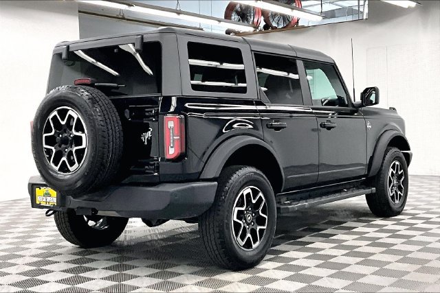 Used 2024 Ford Bronco Outer Banks AWD/4WD image 13