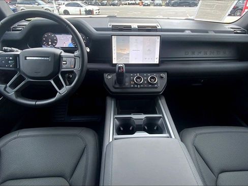 Used 2025 Land Rover Defender 110 S image 15