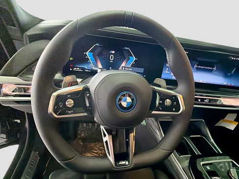 New 2026 BMW 750e xDrive image 40