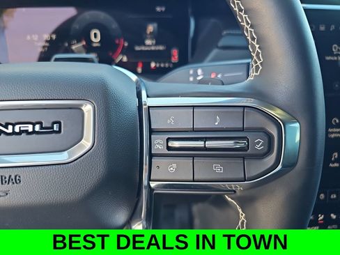 Used 2024 GMC Acadia Denali w/ Super Cruise Package FWD image 19