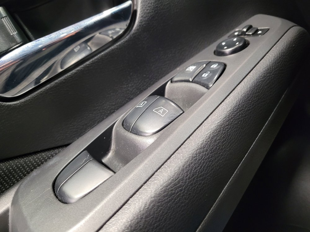 Used 2023 Nissan Kicks SV FWD image 27
