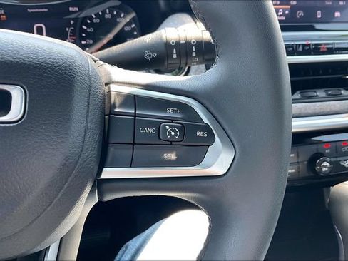Used 2025 Jeep Compass Latitude AWD/4WD image 21
