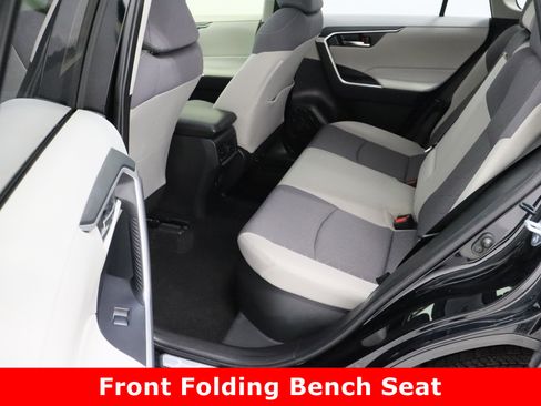 Used 2021 Toyota RAV4 XLE image 29