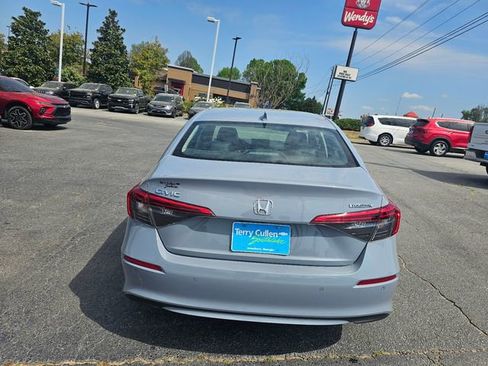 Used 2024 Honda Civic Touring image 7