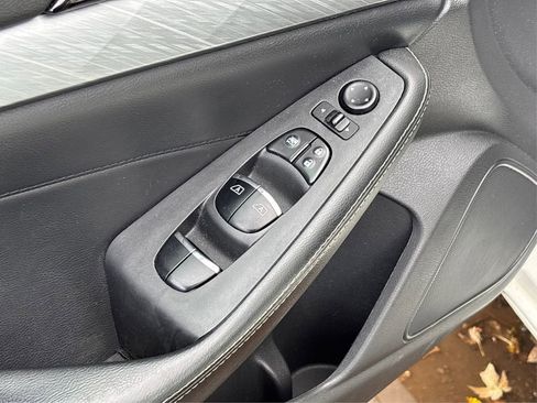 Used 2017 Nissan Maxima 3.5 SL image 31