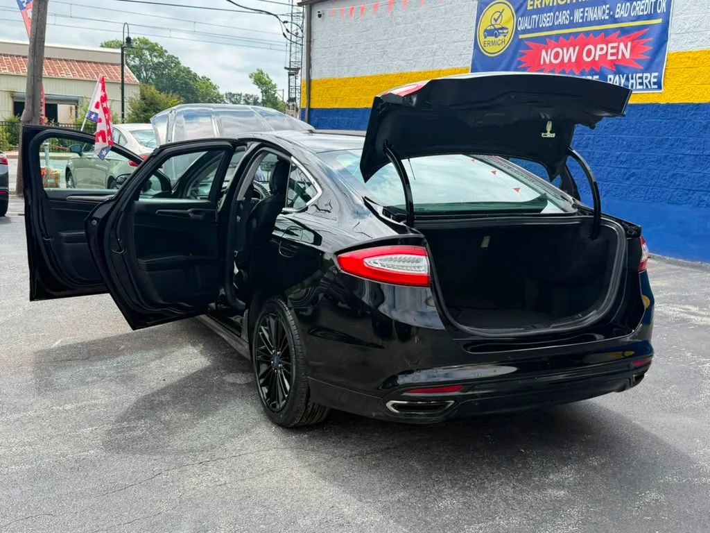 Used 2016 Ford Fusion SE w/ Equipment Group 202A FWD image 10