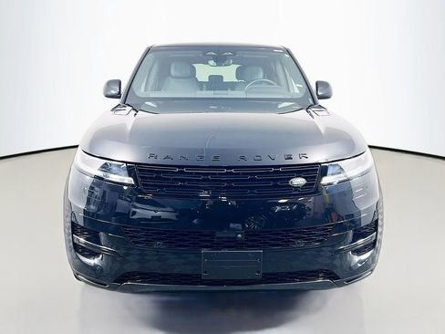 Used 2025 Land Rover Range Rover Sport SE image 2