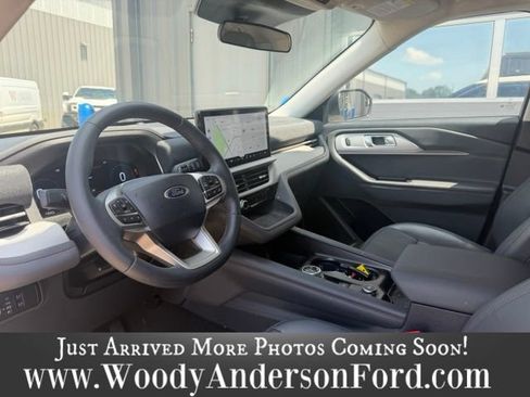 Used 2026 Ford Explorer Active w/ Active Comfort Package RWD image 8