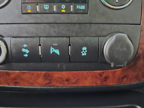 Used 2012 Chevrolet Tahoe LT w/ Texas Edition image 31