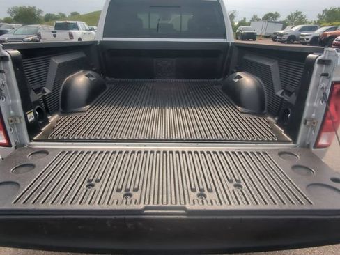 Used 2017 RAM 1500 Classic SLT AWD/4WD image 22
