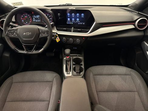 Used 2025 Chevrolet Trax RS w/ Sunroof Package FWD image 14
