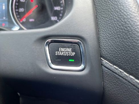 Used 2023 GMC Acadia SLE w/ Driver Convenience Package FWD image 19